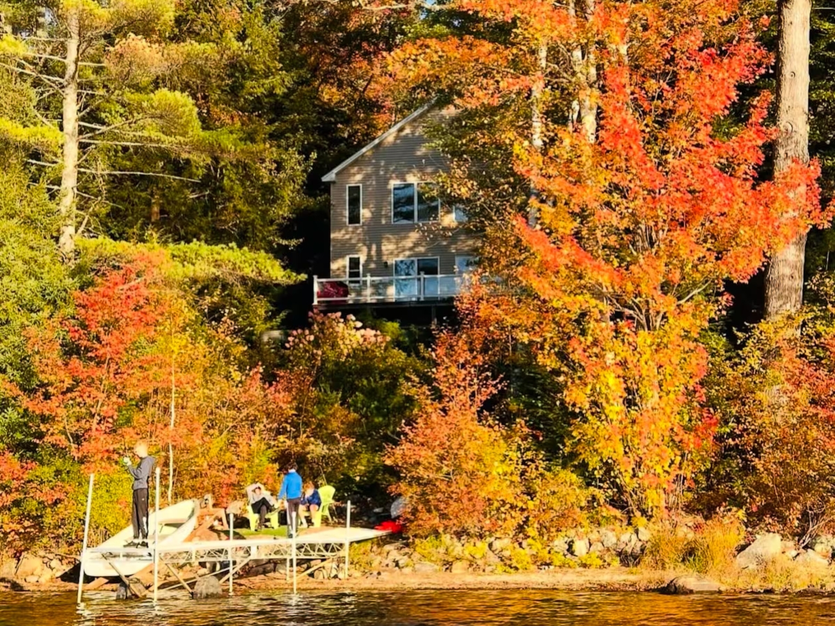 The Lookout at Loon Lake - Private 4Br3B Lakefront