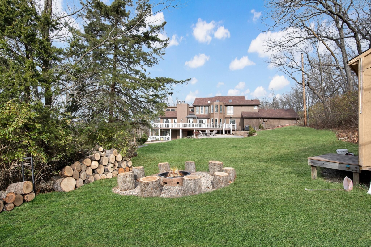 Stunning home woods 15 min to overlandpark — photo 4