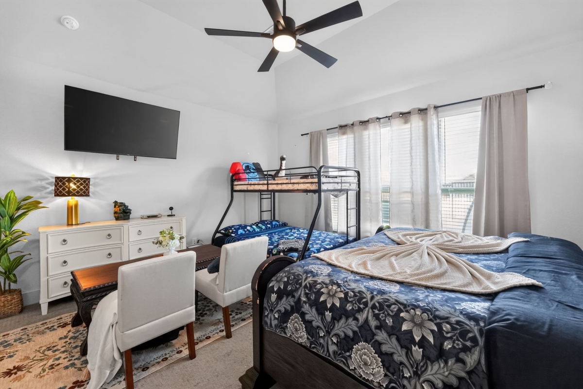 5BR Family Escape | Theater + Pond Views — photo 4