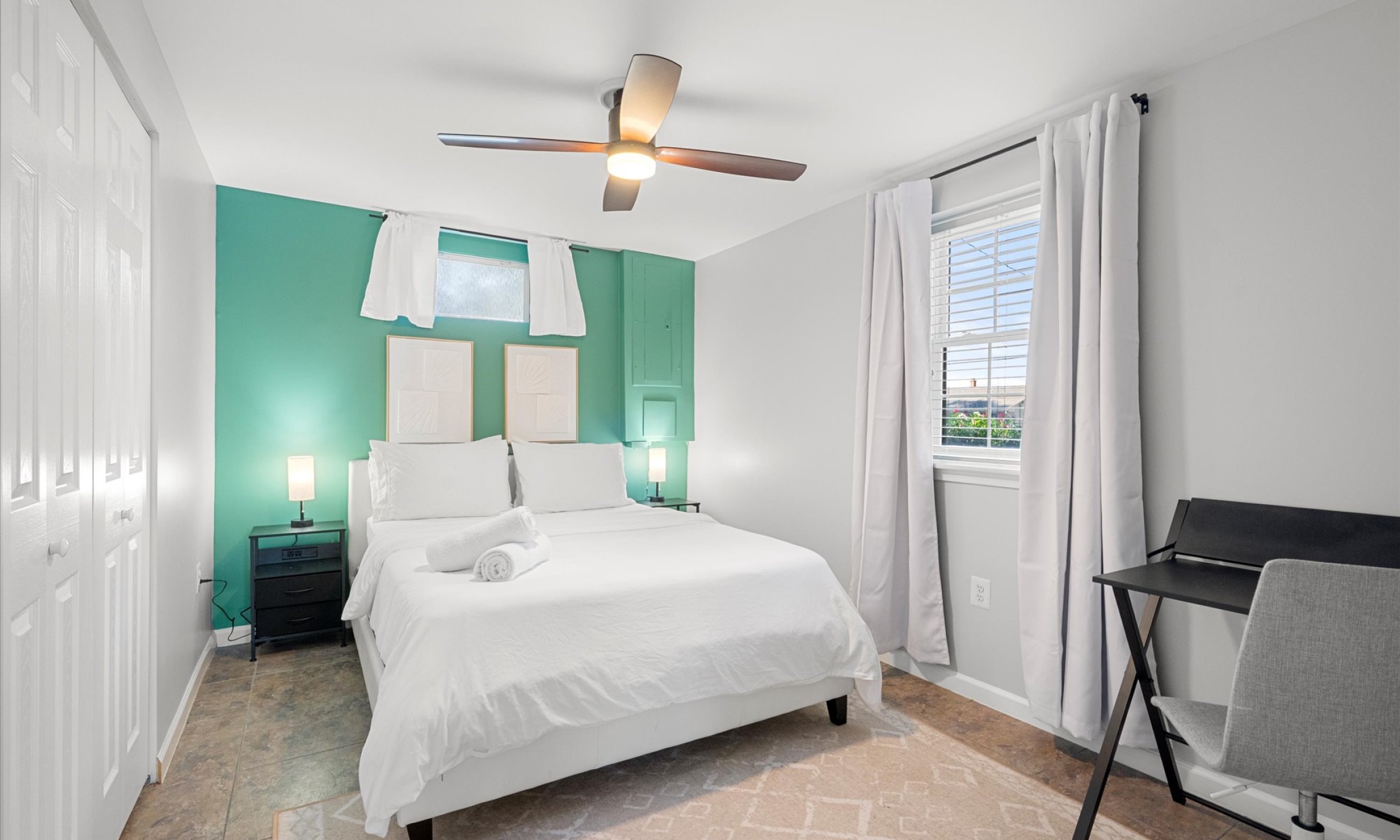 Groveton Book Direct: The Jefferson | Emerald | City View
